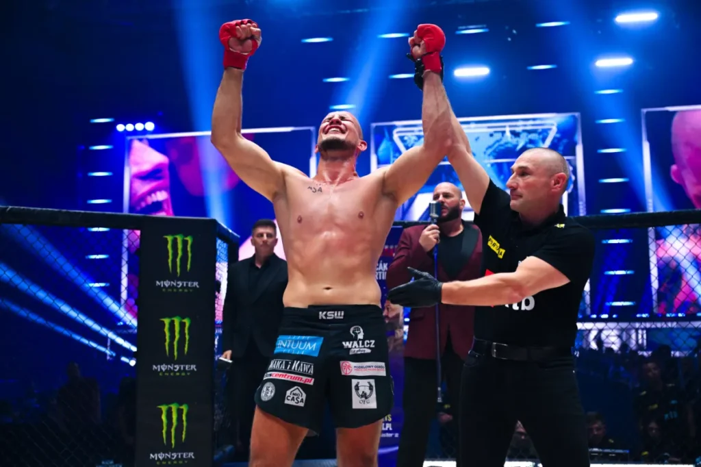 https://www.kswmma.com/aktualnosci/bartosz-lesko-bede-teraz-zaciecie-bronil-pasa